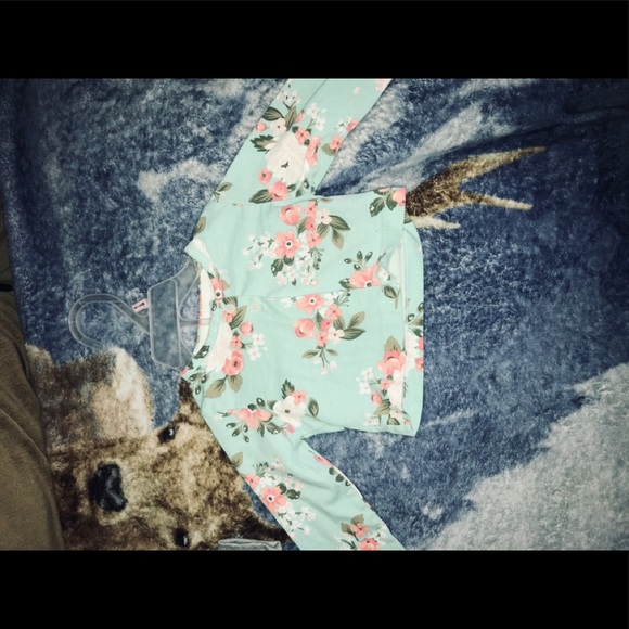 Baby girl 💗BUNDLE (Jackets, throw over )‼️ - Picture 4 of 5